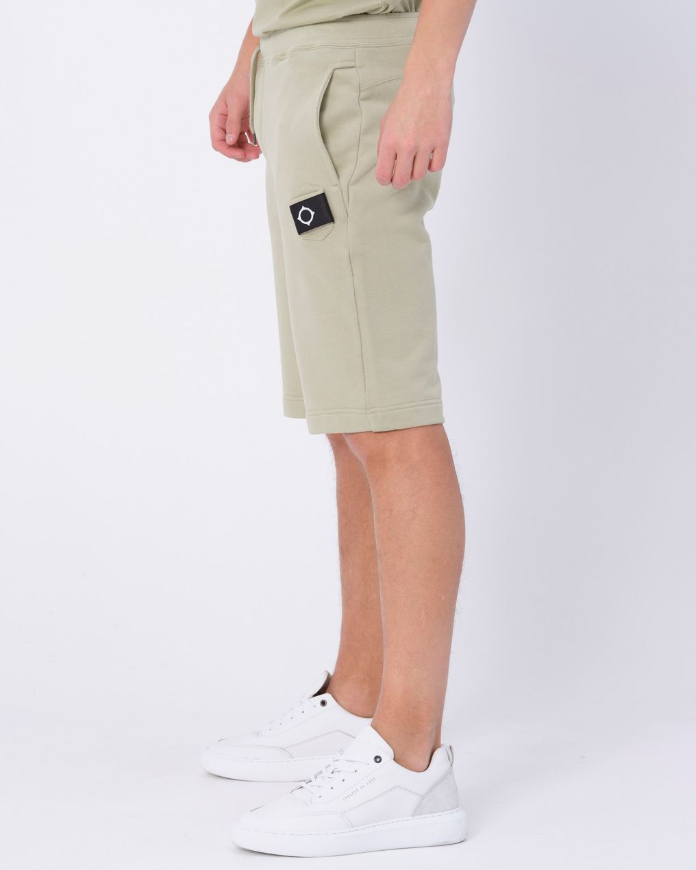 MA.STRUM Short