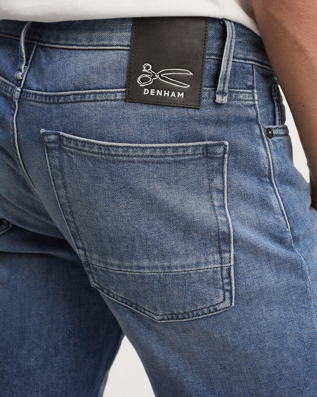 DENHAM Razor CMB Short