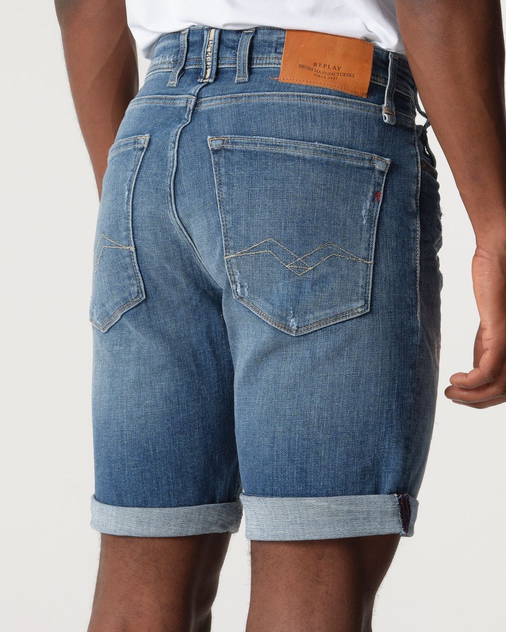Replay RBJ.981 Aged-Destroyed Short