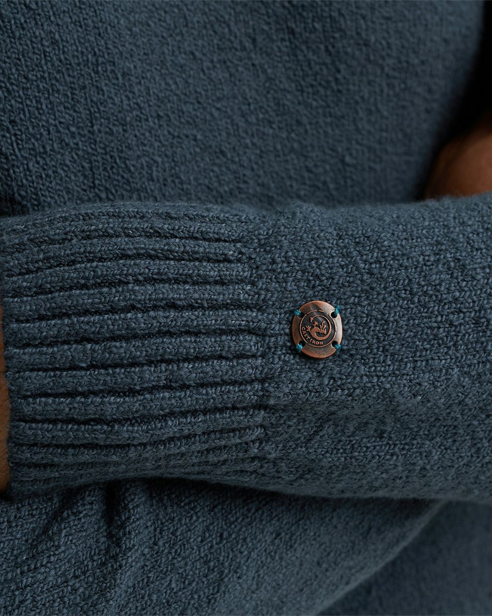 Cast Iron Trui V-hals